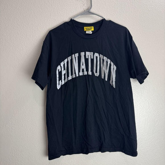 Chinatown Market Shirt Size Large - Picture 1 of 6